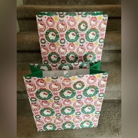 Hello Kitty Happy Holiday's Pink Wrapping Paper Set - Picture 3 of 8